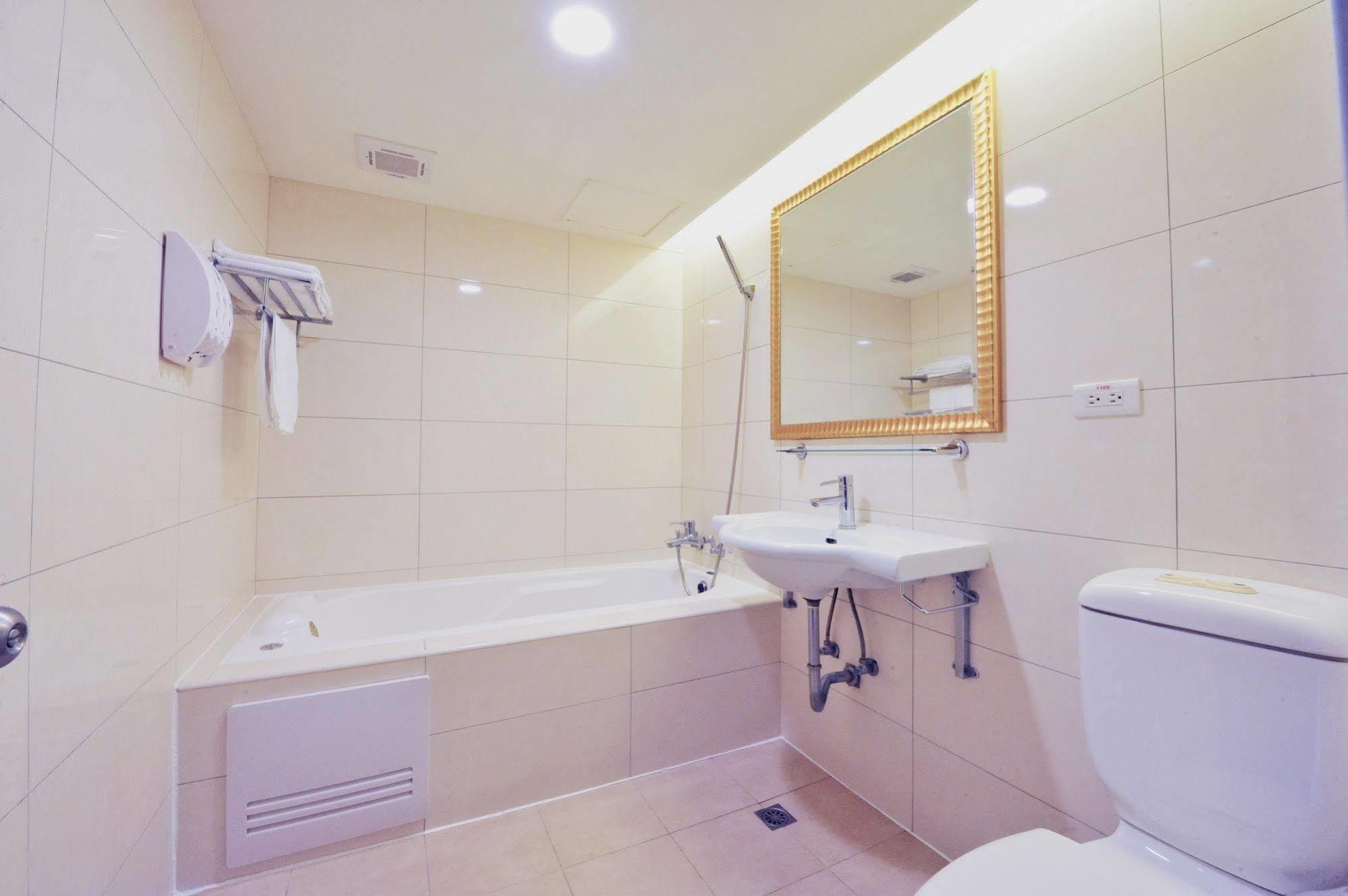 Carnival Motel Тайбей Екстер'єр фото