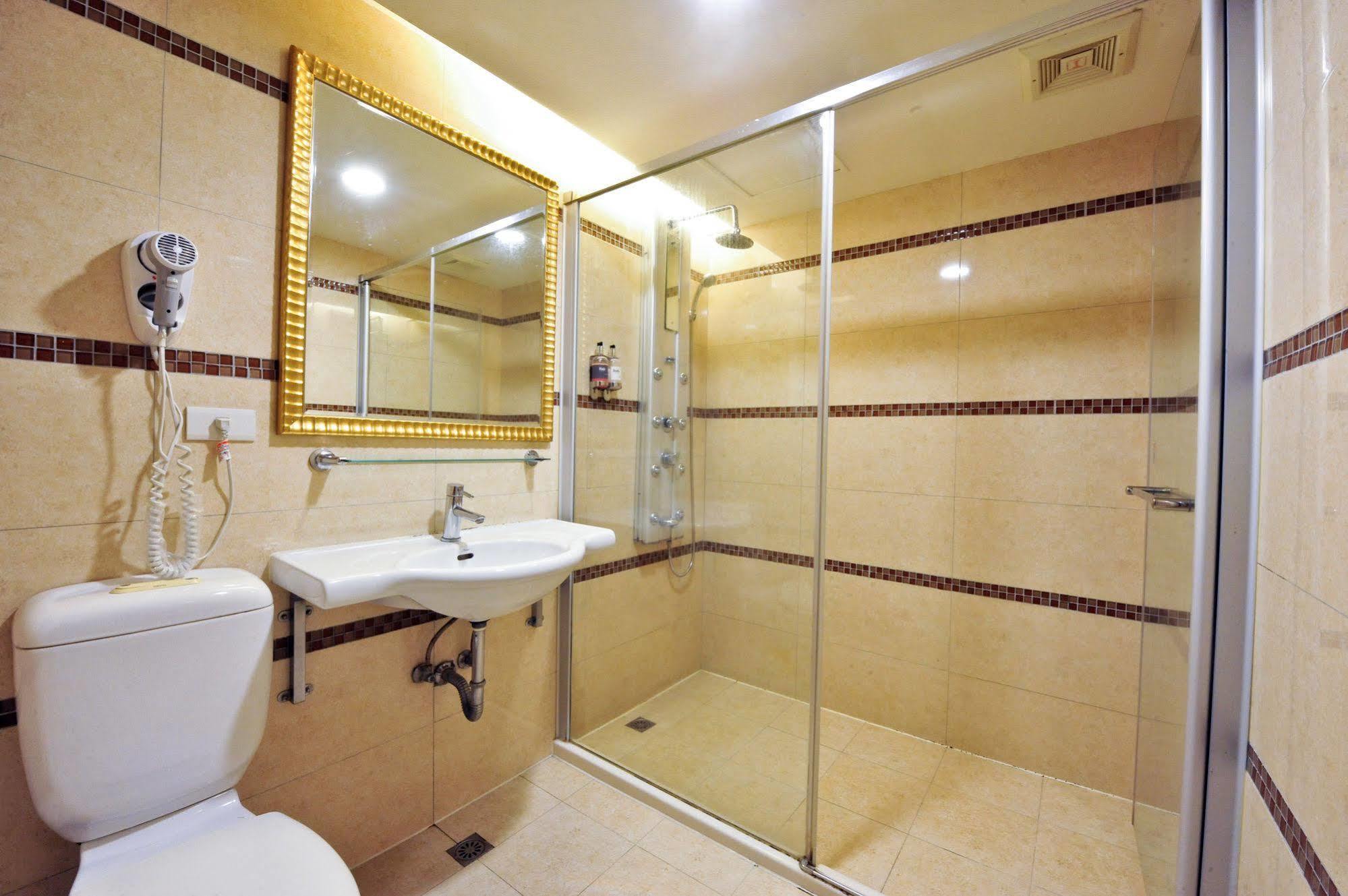 Carnival Motel Тайбей Екстер'єр фото