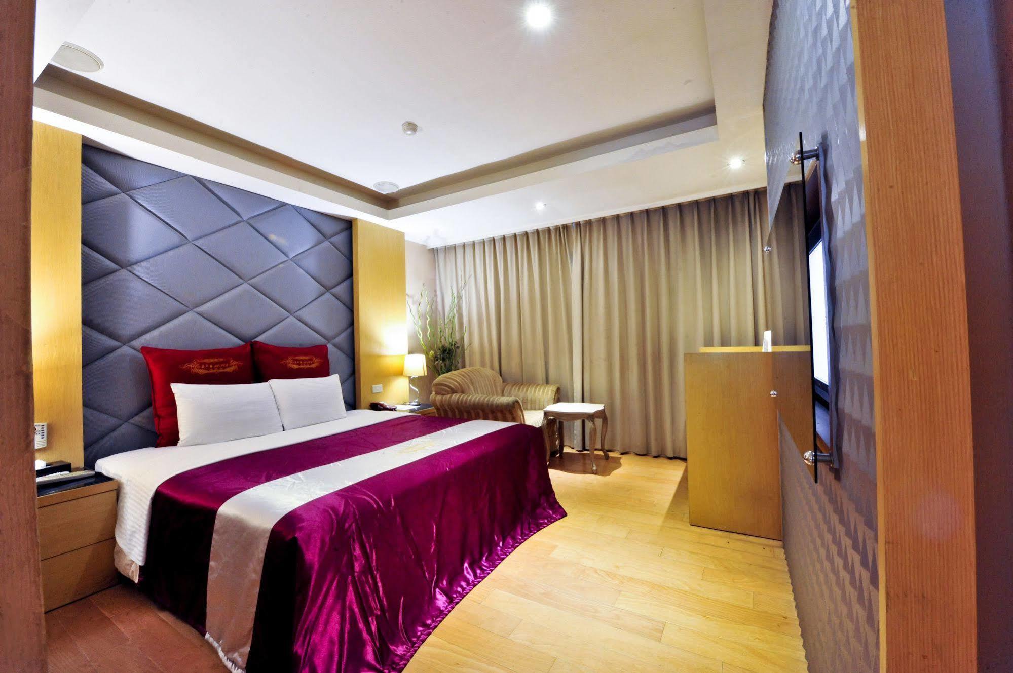 Carnival Motel Тайбей Екстер'єр фото