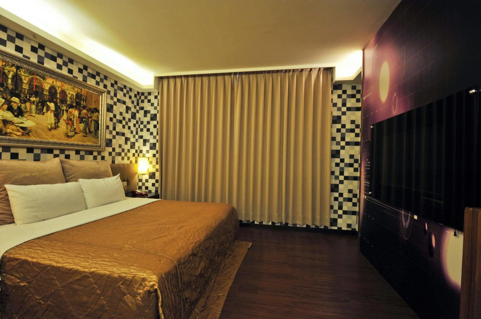 Carnival Motel Тайбей Екстер'єр фото